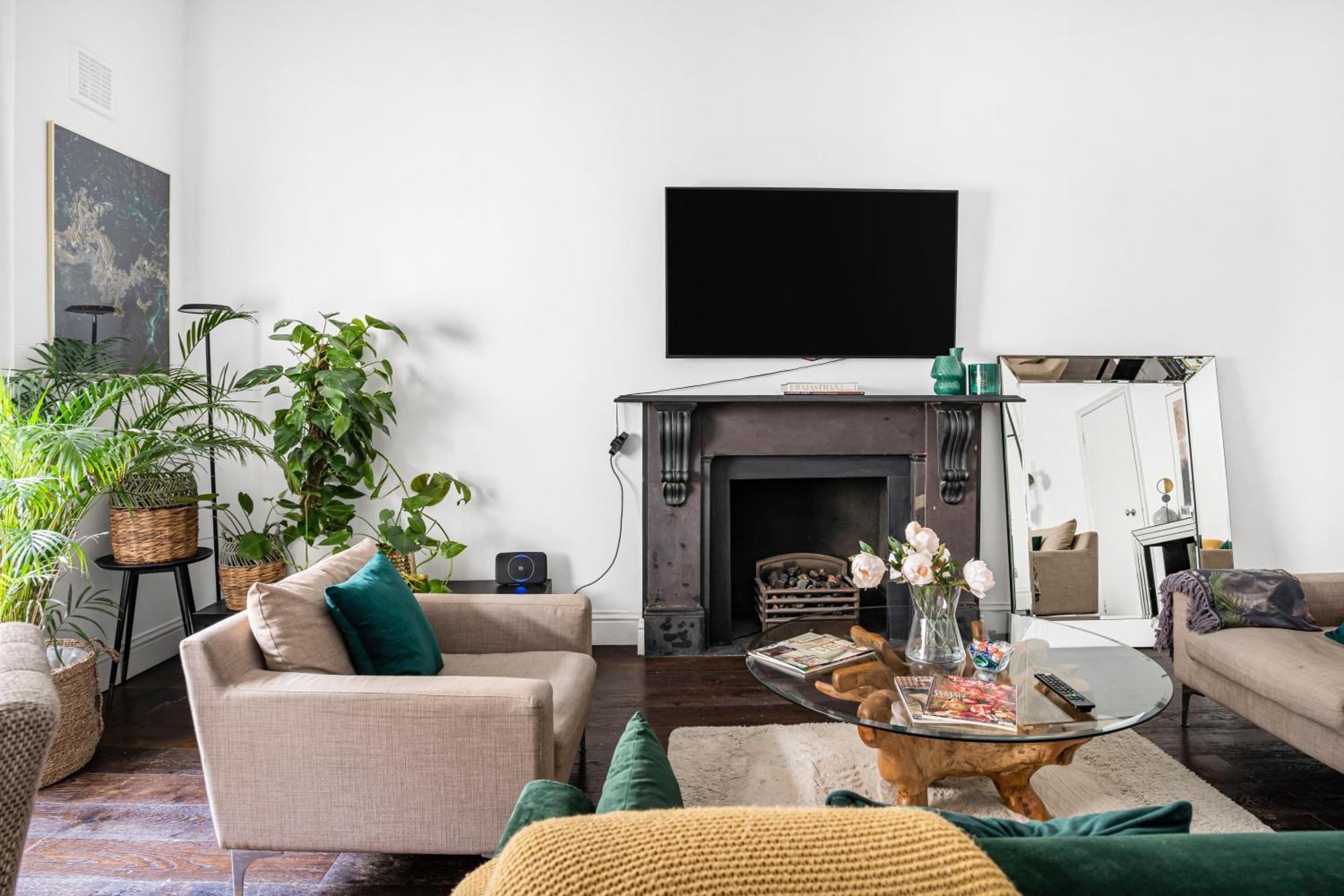 Апартаменты Classy High Ceilings 2 Bdr Next To Hyde Park